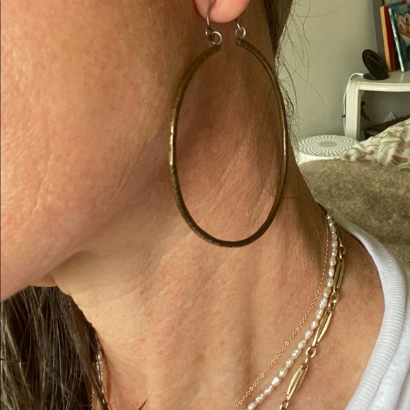 Gorgeous, enormous hammered brass hoops - Picture 6 of 6